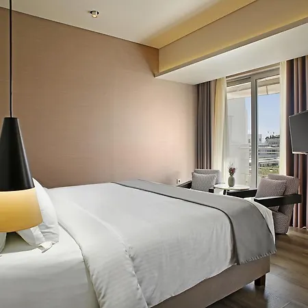 Lozenge Hotel 4*