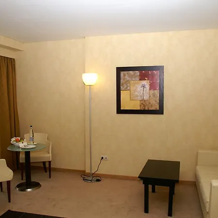 Lozenge Hotel 4*